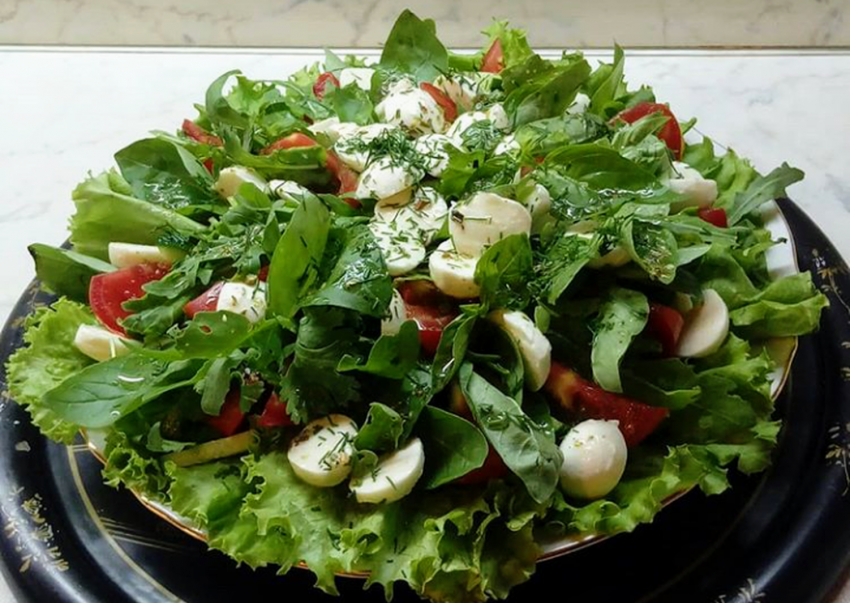 Салат с пекинской капустой и помидорами