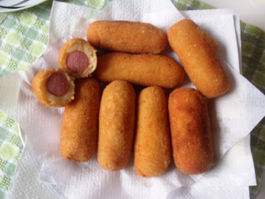 Корн-доги (сосиски в кукурузной муке)