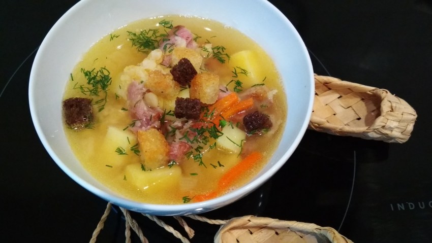 Гороховый суп с белыми грибами