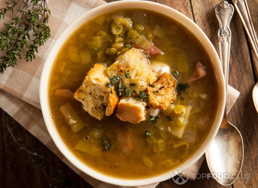 Гороховый суп с копчеными ребрышками