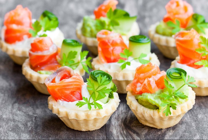 Тарталетки с семгой и творожным сыром