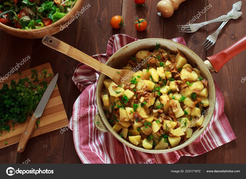 Грибы лисички с картошкой