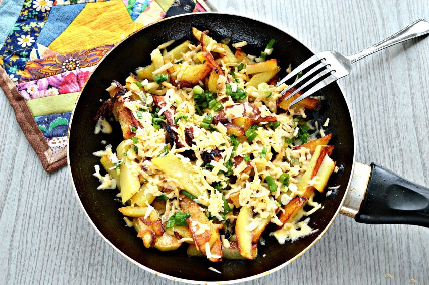 Жареная картошка с сыром