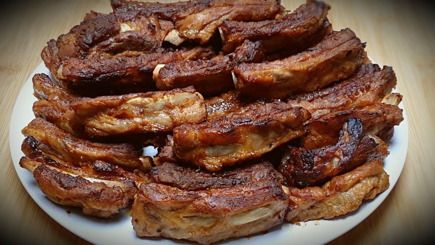 Рёбрышки в яблочном пюре