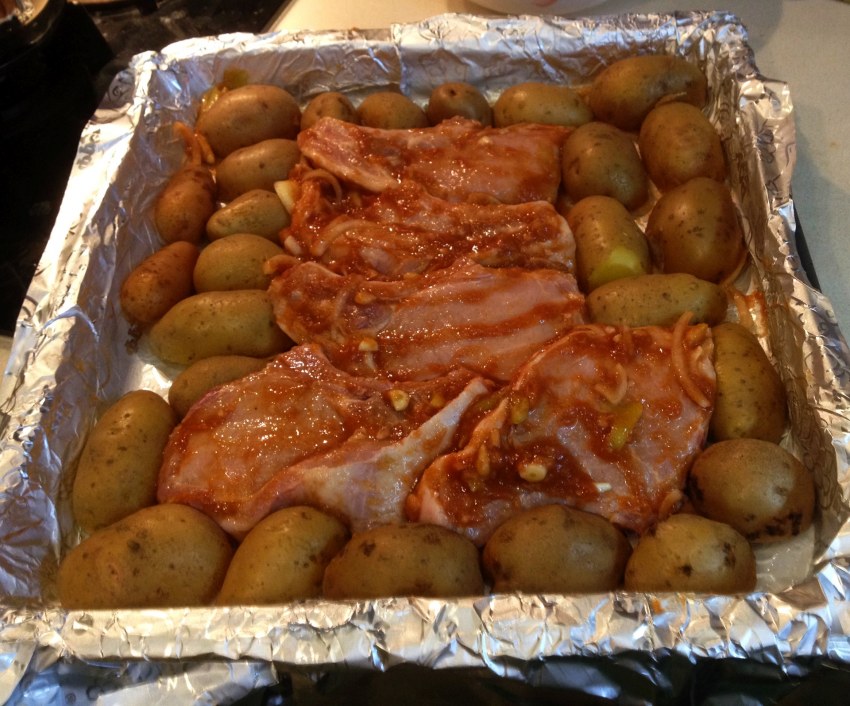 Свиные ребрышки с яблочным пюре