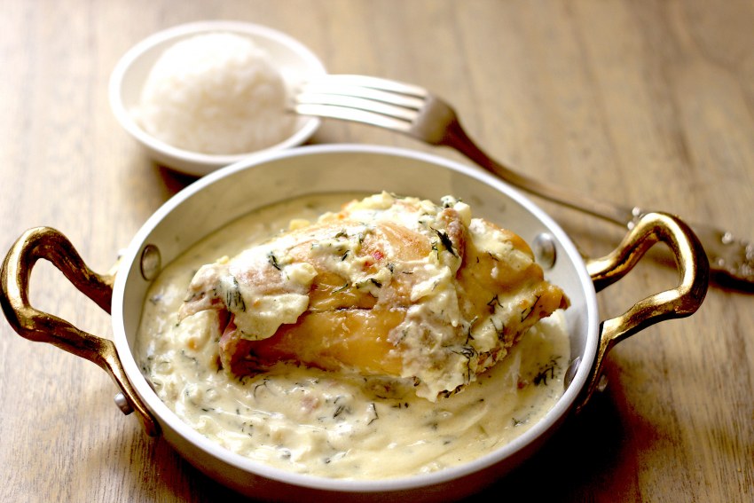 Кролик в сметанном соусе