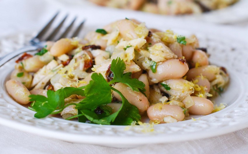 Салат с фасолью и грибами