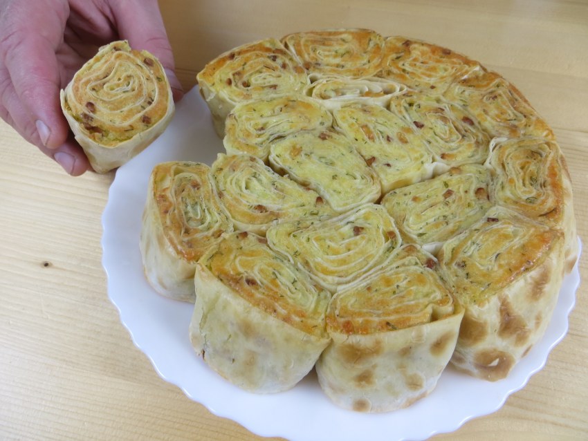 Слоеное тесто с салатом