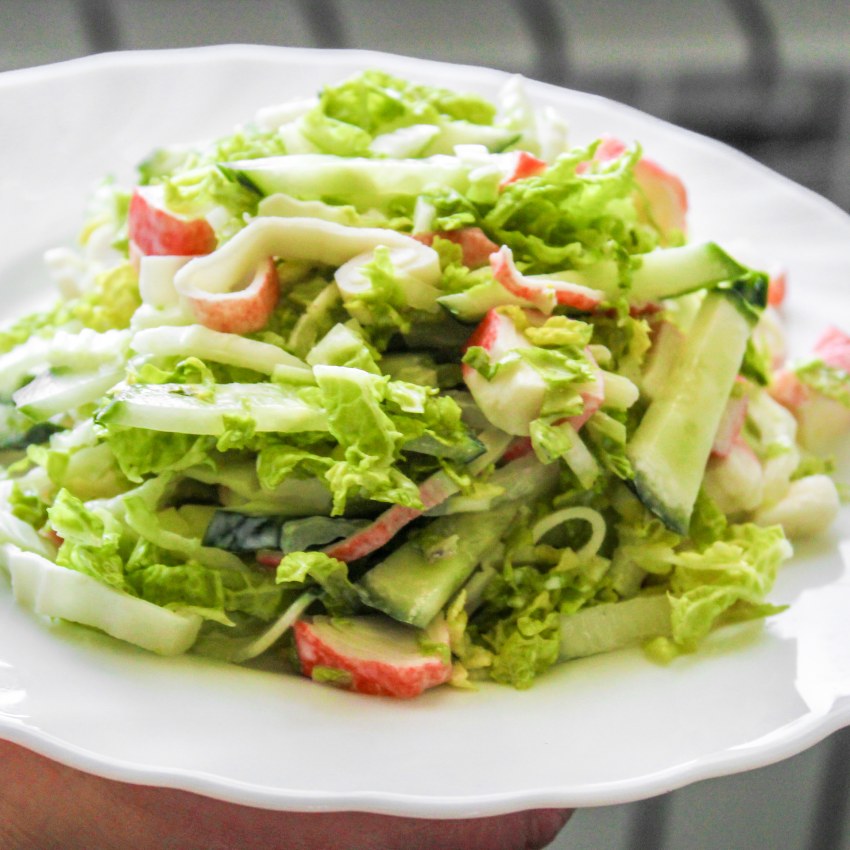 Салат с китайской капустой и огурцом