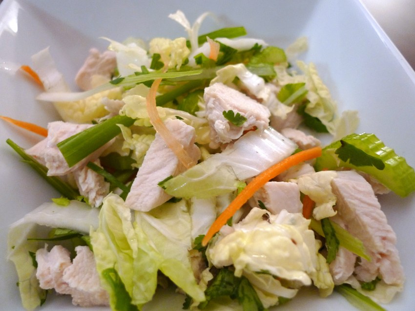 Салат с опятами и пекинской капустой