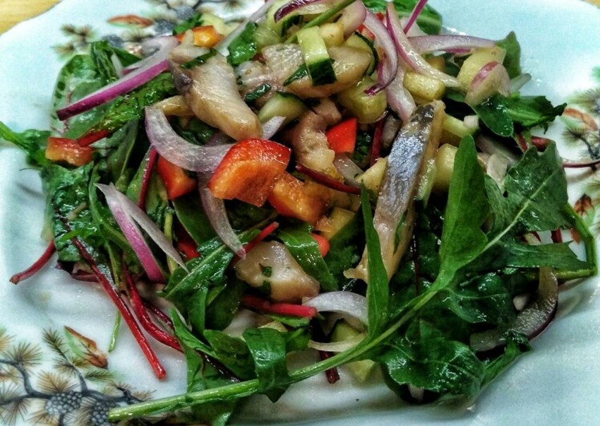 Салат картофельный с солеными огурцами