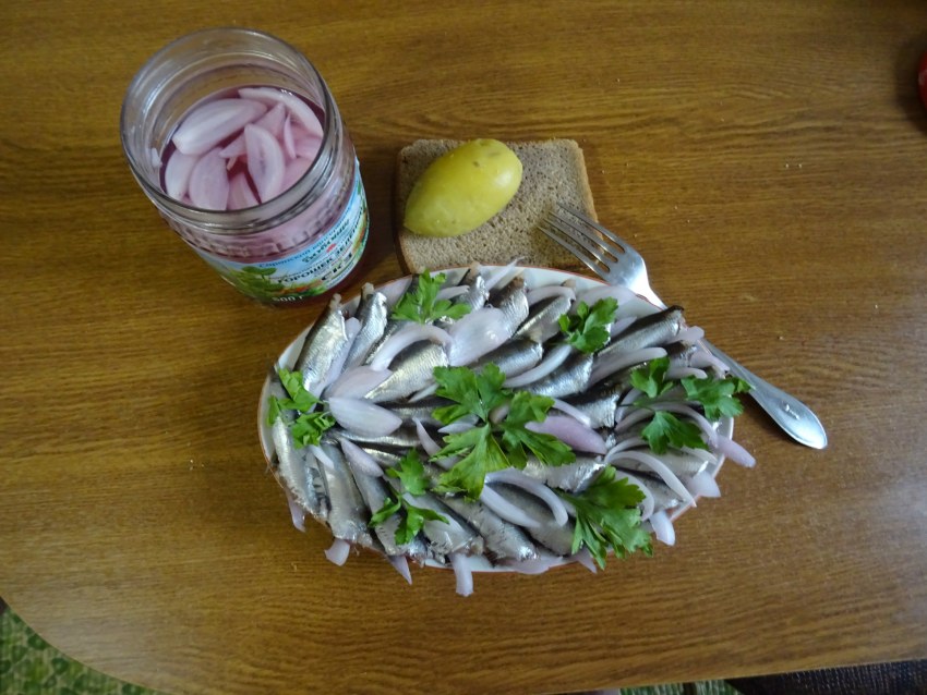 Салат Мимоза с подкопченной икрой мойвы рецепты