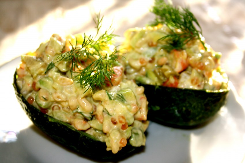 Салат с изюмом и морковью и сыром