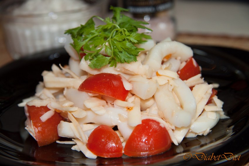 Салат с фенхелем и лососем