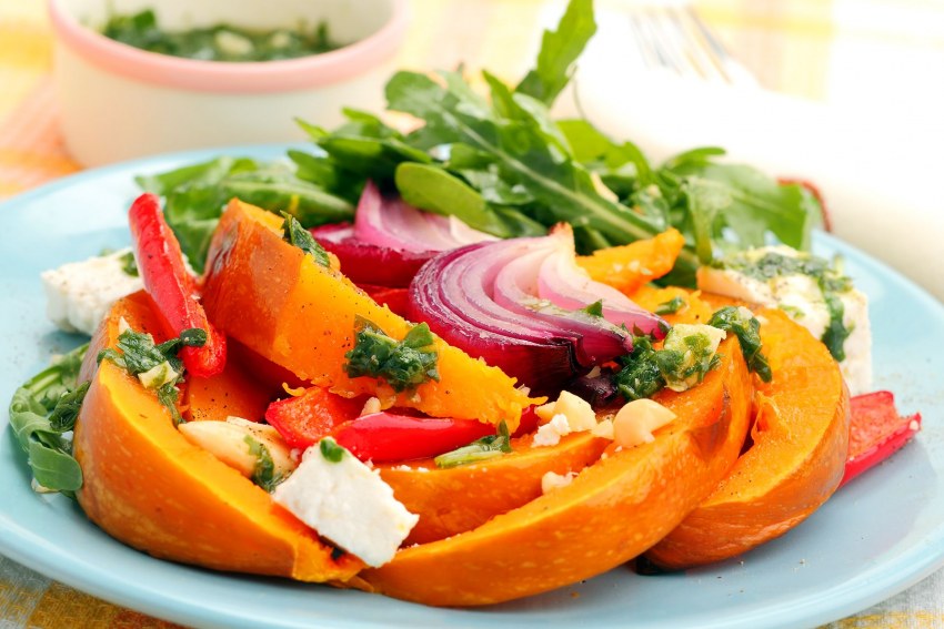 Салат Цезарь с оливками