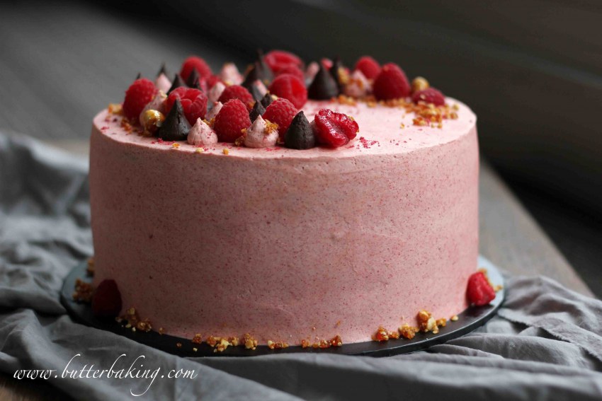 Торт с малиновым ганашем