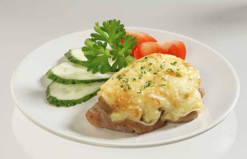 Мясо по-французски с картофелем