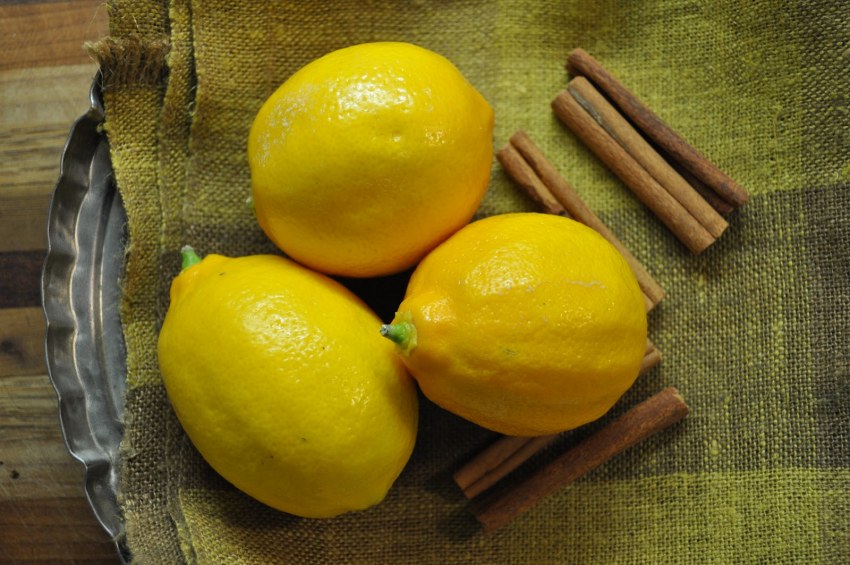 Лимонный сок с корицей