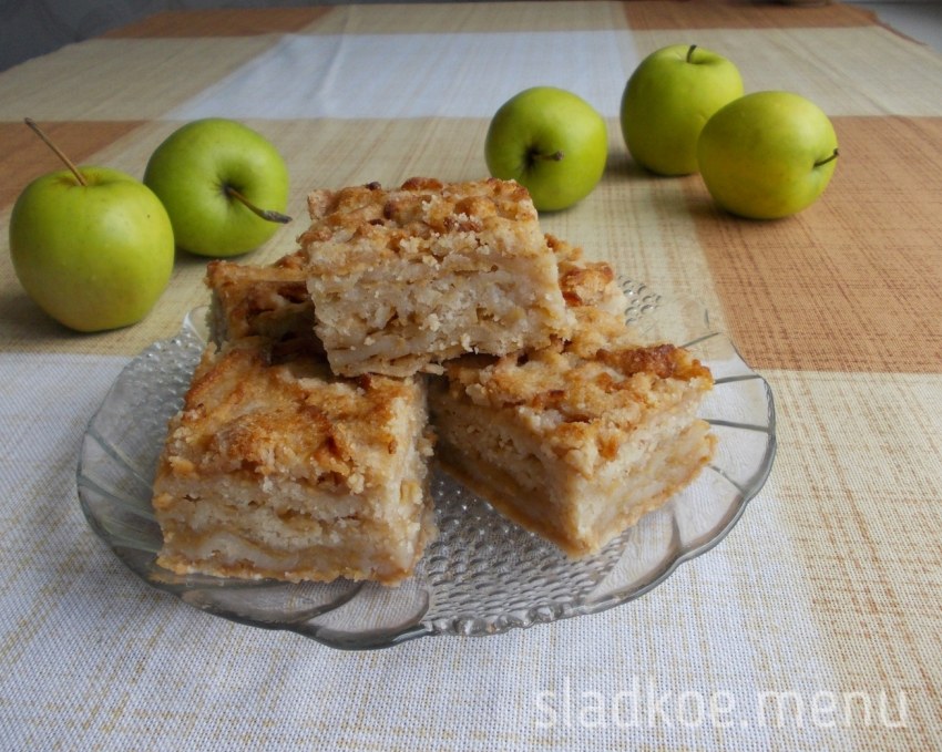 Насыпной яблочный пирог три стакана