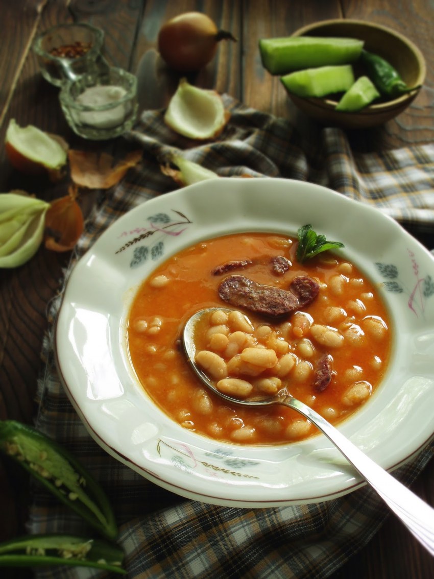 Боб Левеш - венгерский фасолевый суп