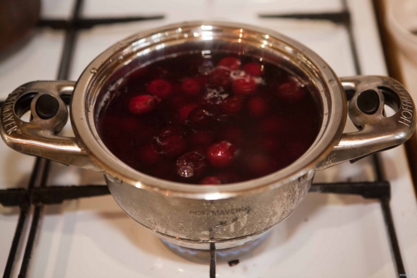 Компот в кастрюле