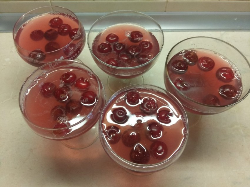 Желе из вишни