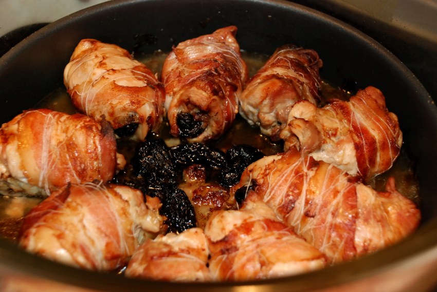 Рулетики закусочные с беконом