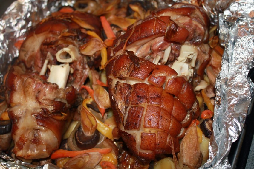 Свиная рулька в духовке