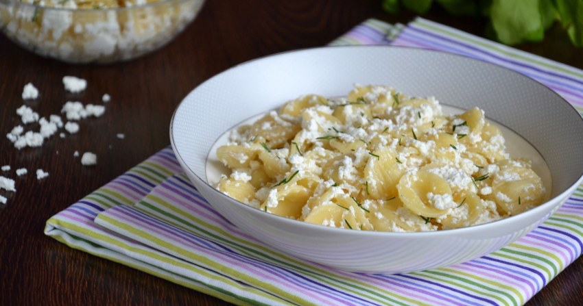 Макароны с сыром брынзой или творогом