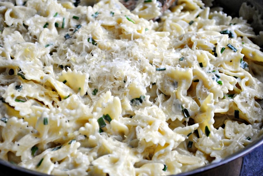 Макароны со сметаной