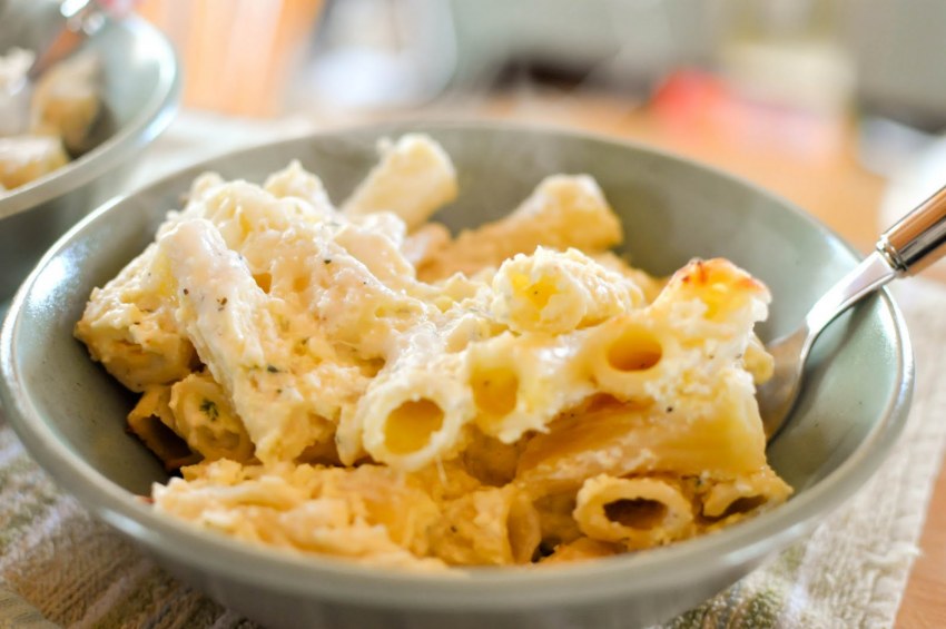 Блюдо макароны с сыром