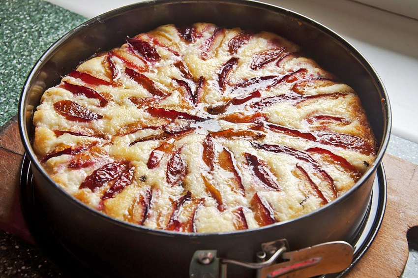 Пирог со сливой