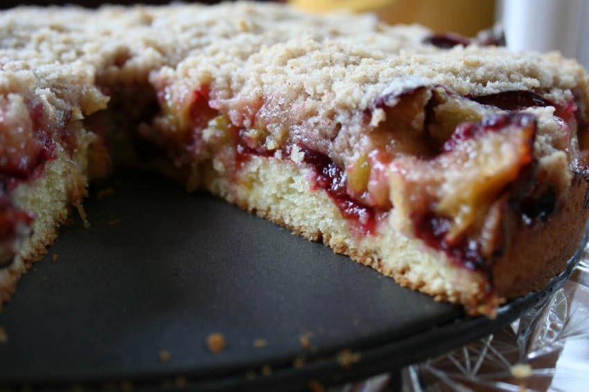 Дрожжевой рулет пирог со штрейзелем