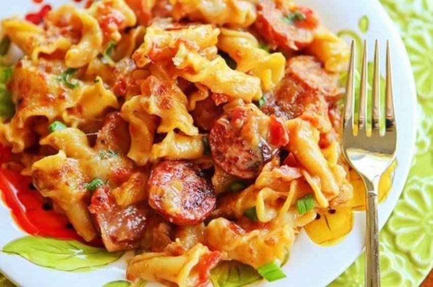 Паста с колбасками