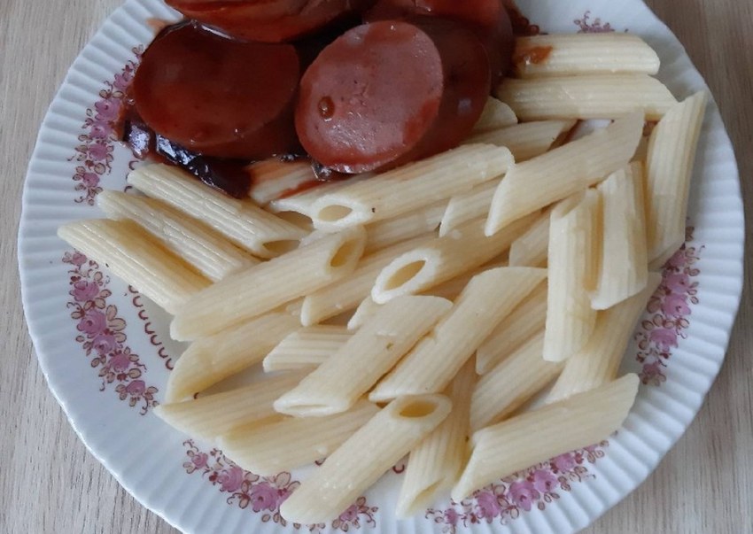 Макароны с колбасой