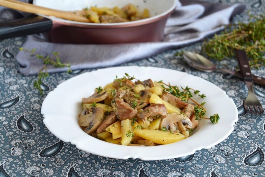 Картошка с мясом и грибами