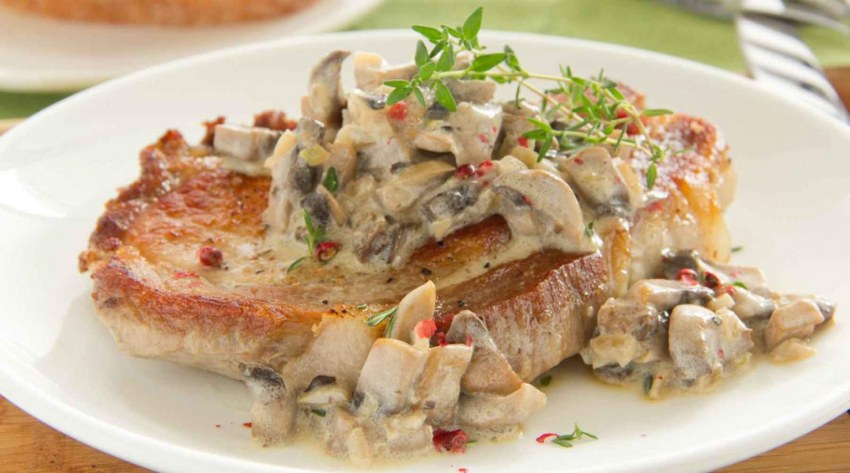 Свинина в грибном соусе