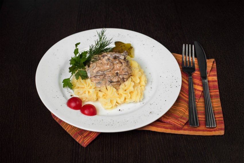 Бефстроганов из говядины с грибами