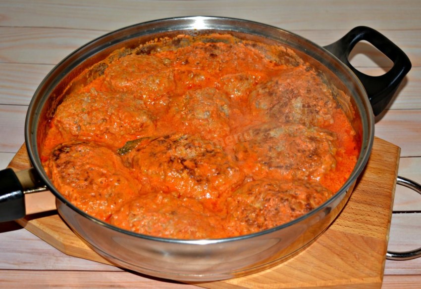 Голубцы в мультиварке в томатно-сметанном