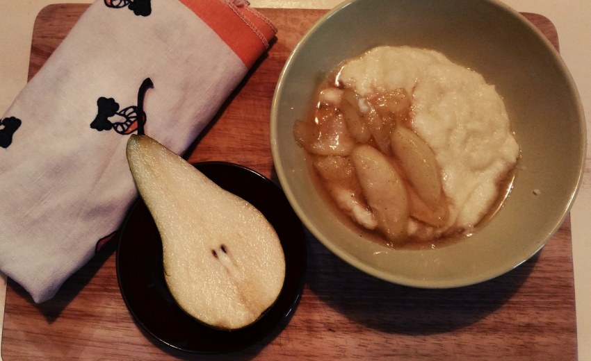 Манная каша с грушей