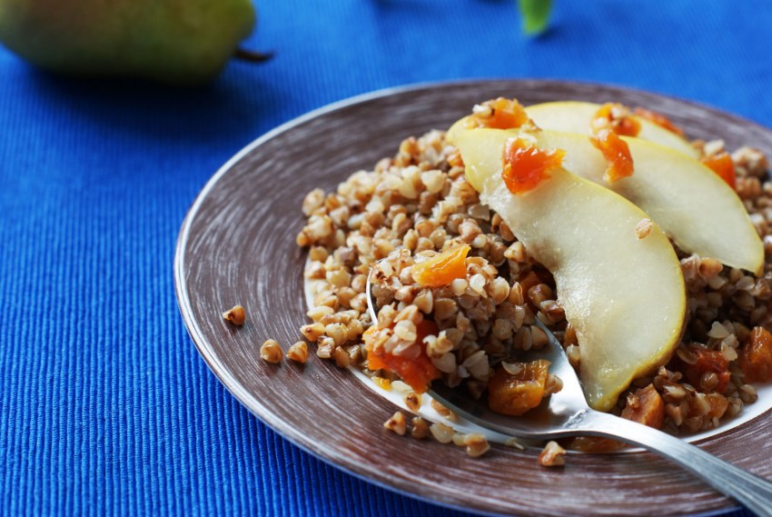 Гречка с фруктами