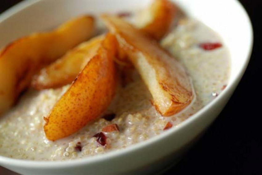 Каша из киноа с грушей