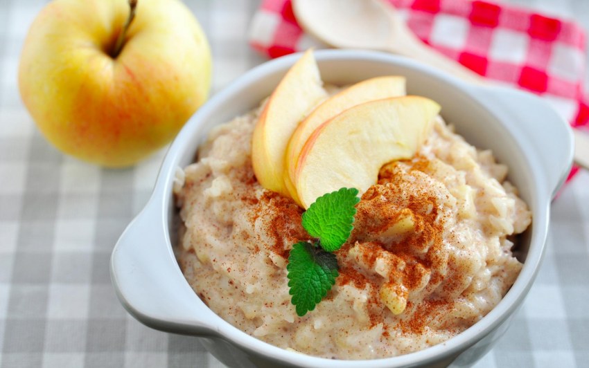 Овсянка с яблоком
