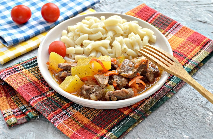 Ужин мясо с овощами