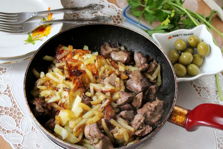 Печень тушеная с картошкой
