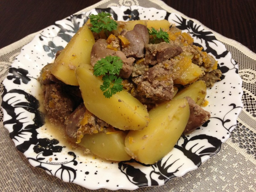 Тушеная картошка с печенью