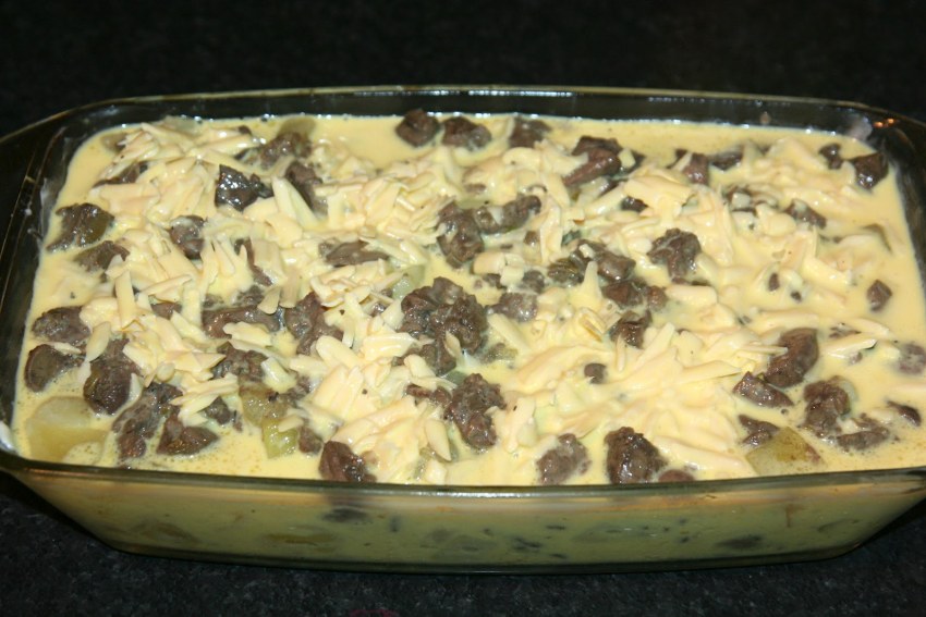 Казан кебаб в казане на костре