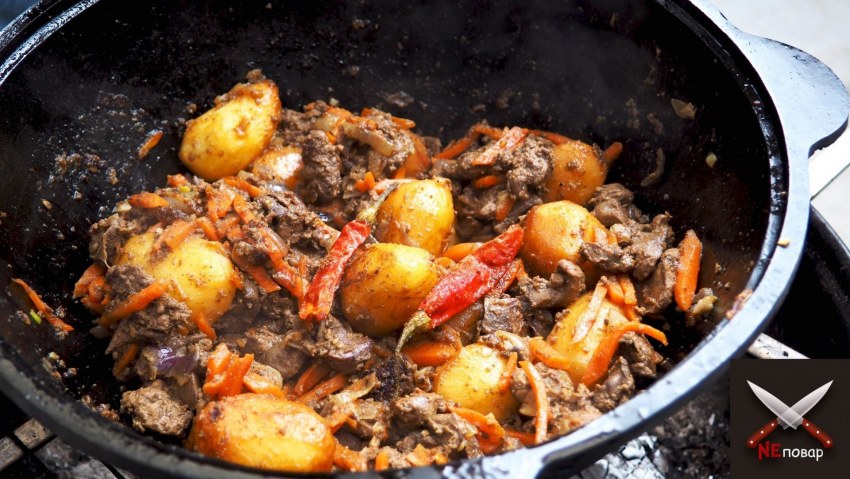 Тушеная картошка с куриной печенью