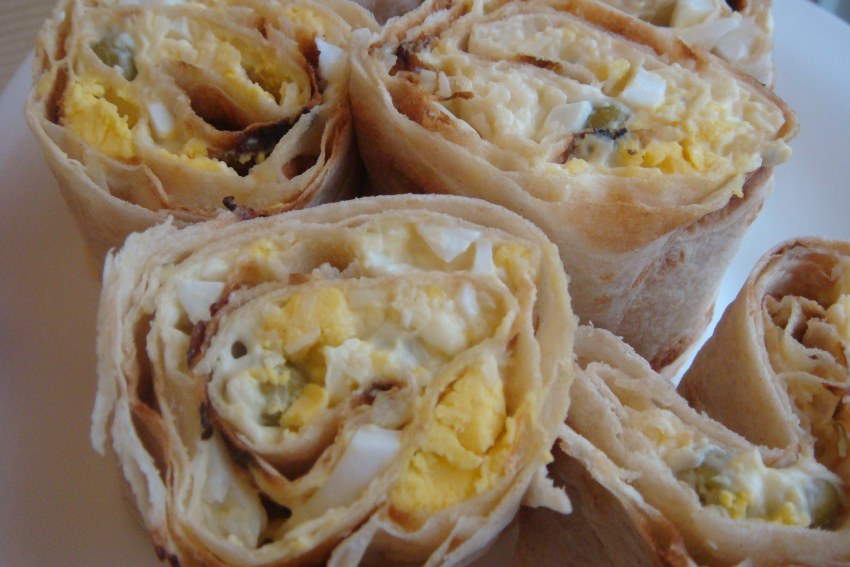 Рулетики из лаваша с сыром