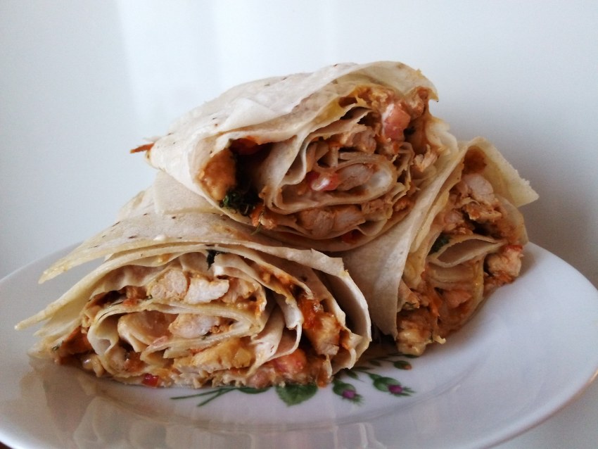 Рулетики из лаваша с курицей